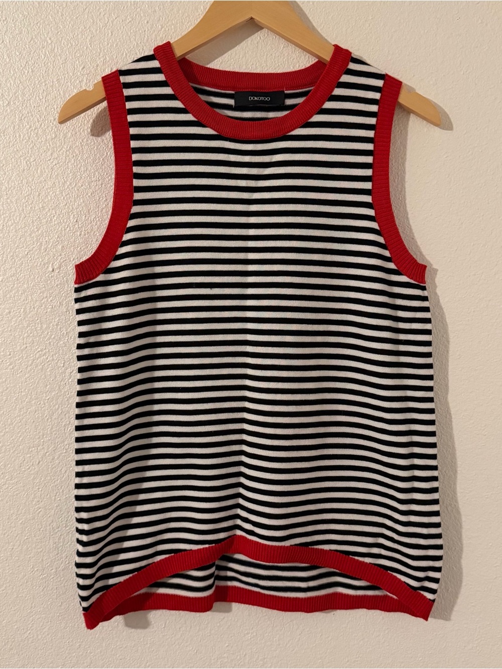 Dokotoo Sweater Vest Womens Size M Black and White Striped Red Trim Knit Top